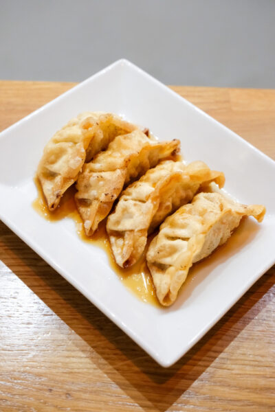 Cuatro Gyozas de carne con verduras